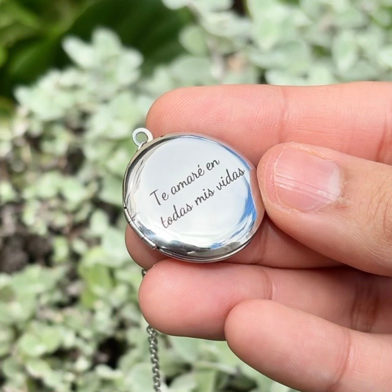 Relicario redondo con 2 fotos