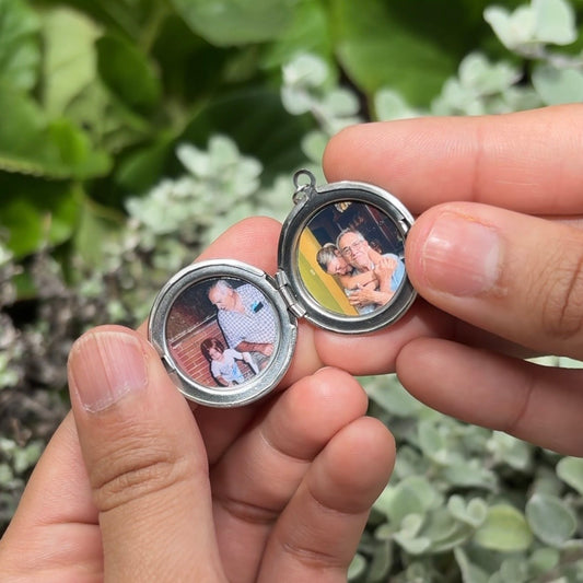 Relicario redondo con 2 fotos